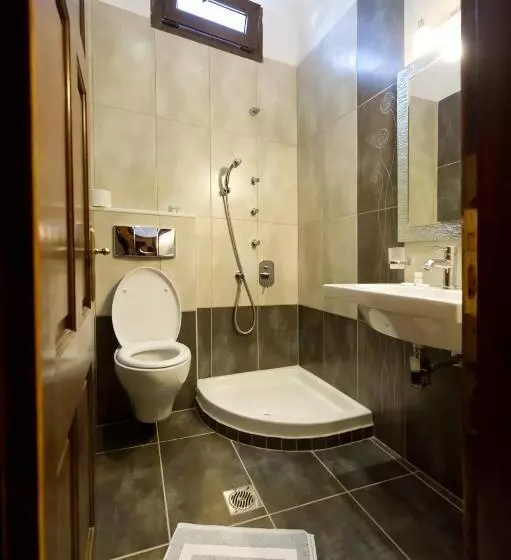 Standard Triple Room, Paradise