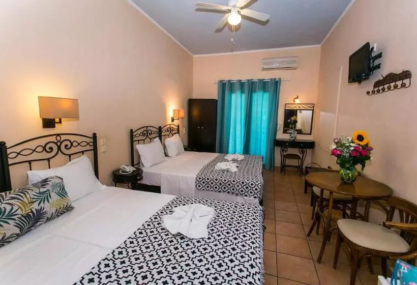 Standard Quadruple Room, Paradise