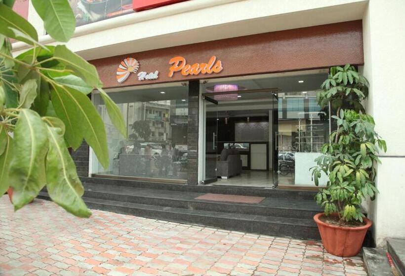 اتاق لوکس با بالکن, Pearls