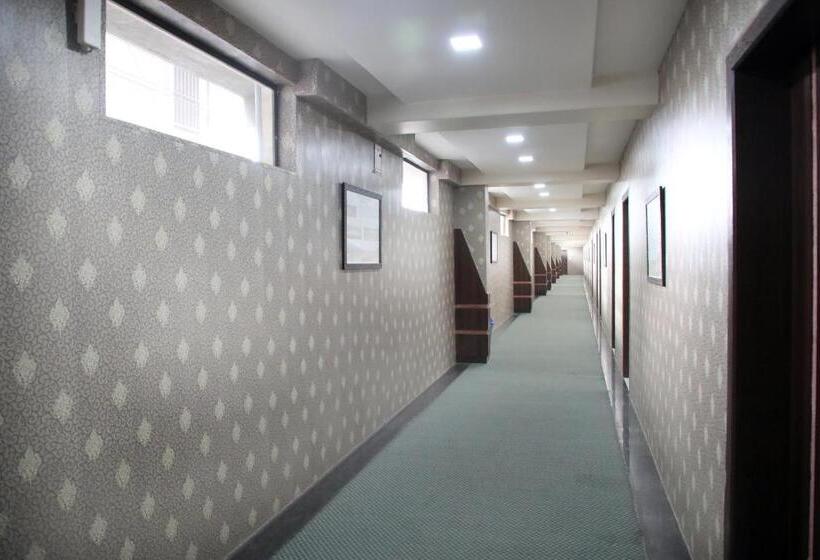 اتاق لوکس با بالکن, Pearls