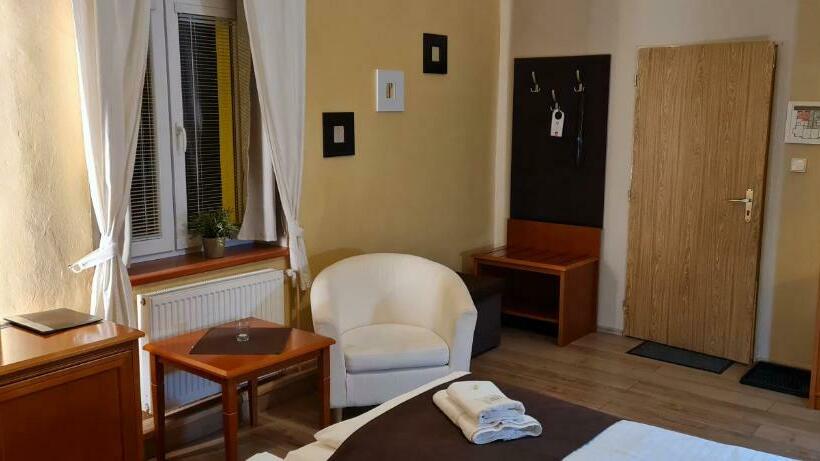 غرفة قياسية, Pension Elektra