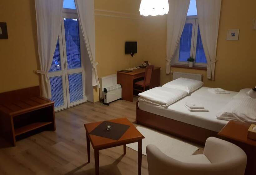 جناح 3 غرف نوم, Pension Elektra