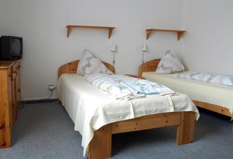 חדר סטנדרט לשלושה, Penzion Bobešova Bouda