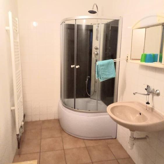 דירת חדר, Penzion Bobešova Bouda