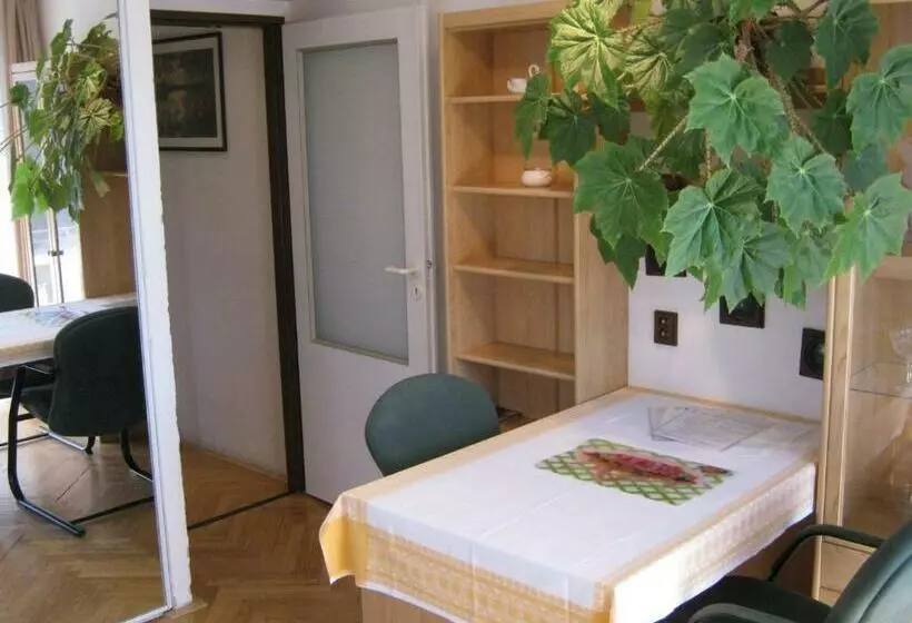 اتاق استاندارد, Privat Apartma Ulrych