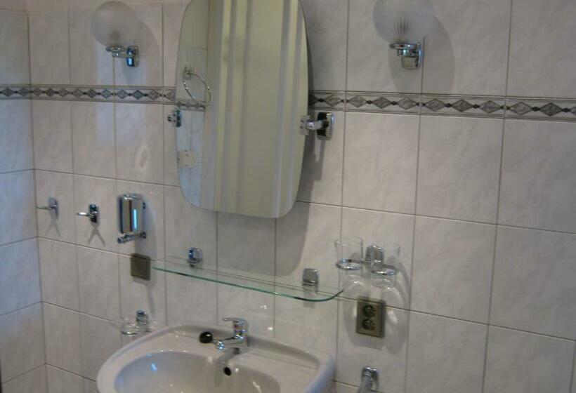 جناح, Privat Apartma Ulrych