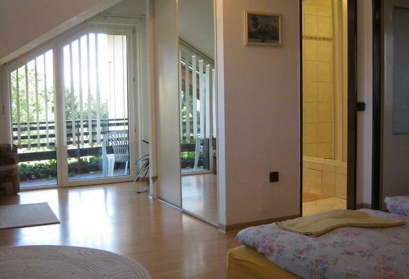 جناح, Privat Apartma Ulrych