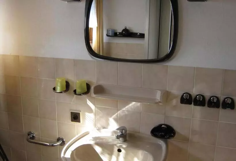 سوییت جونیور, Privat Apartma Ulrych