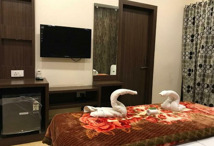 Номер Deluxe, Sheela, 100m From Taj Mahal