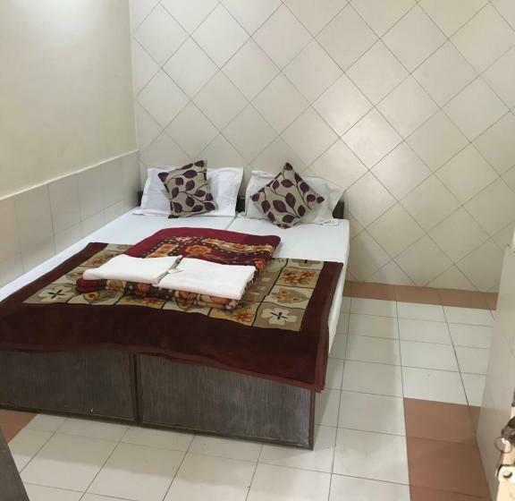 Номер Стандарт, Sheela, 100m From Taj Mahal