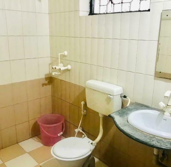 Номер Стандарт, Sheela, 100m From Taj Mahal