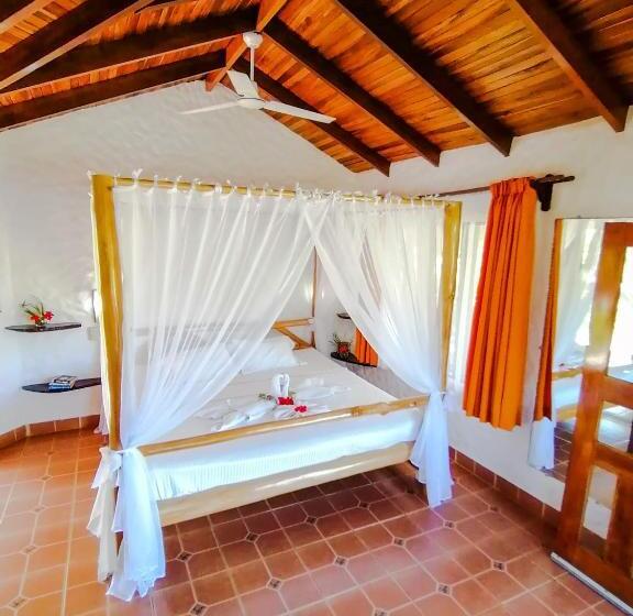 디럭스 룸 킹사이즈 침대, Samara Pacific Lodge