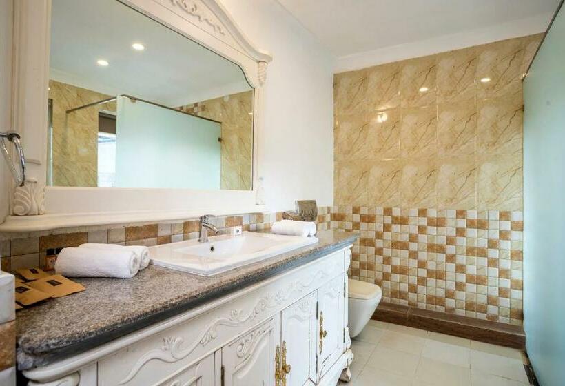 סוויטה, Stone Wood Riverfront Resort, Siolim