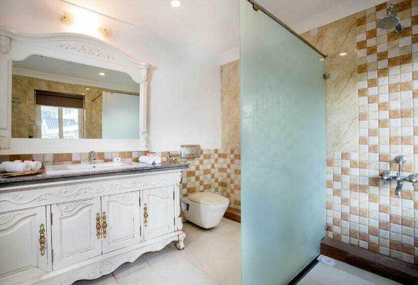 סוויטה, Stone Wood Riverfront Resort, Siolim