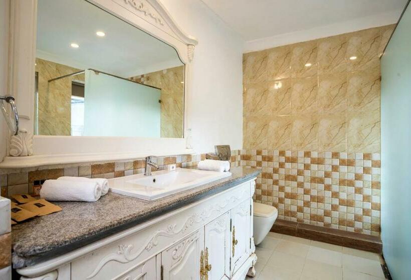 סוויטה, Stone Wood Riverfront Resort, Siolim