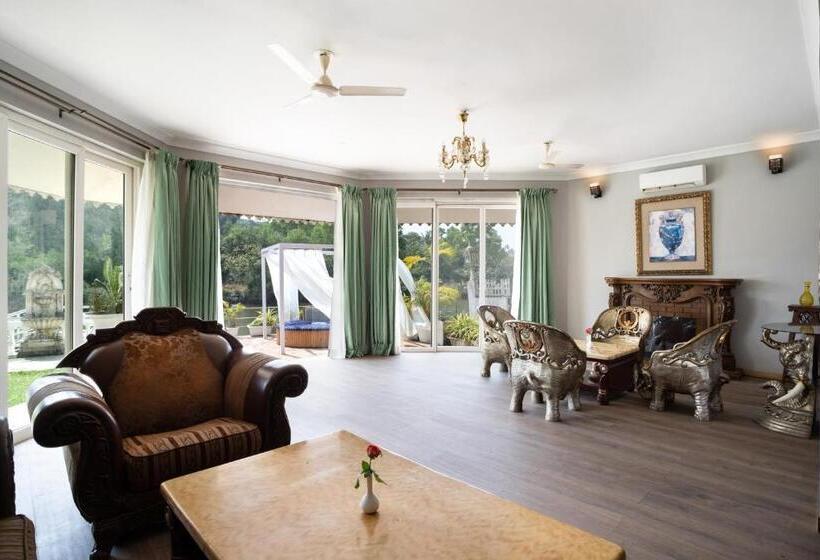 וילה עם 4 חדרי שינה, Stone Wood Riverfront Resort, Siolim