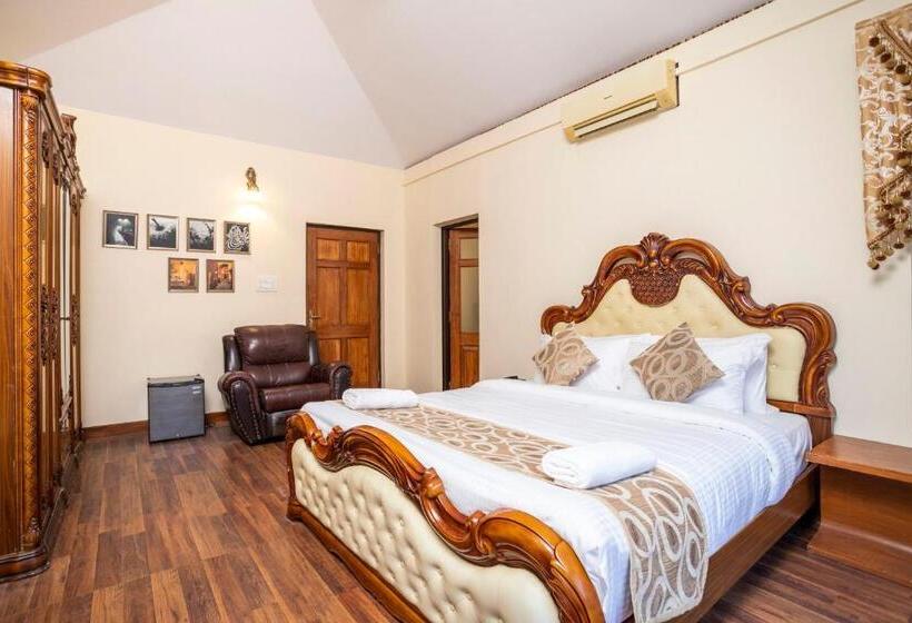 וילה עם 4 חדרי שינה, Stone Wood Riverfront Resort, Siolim