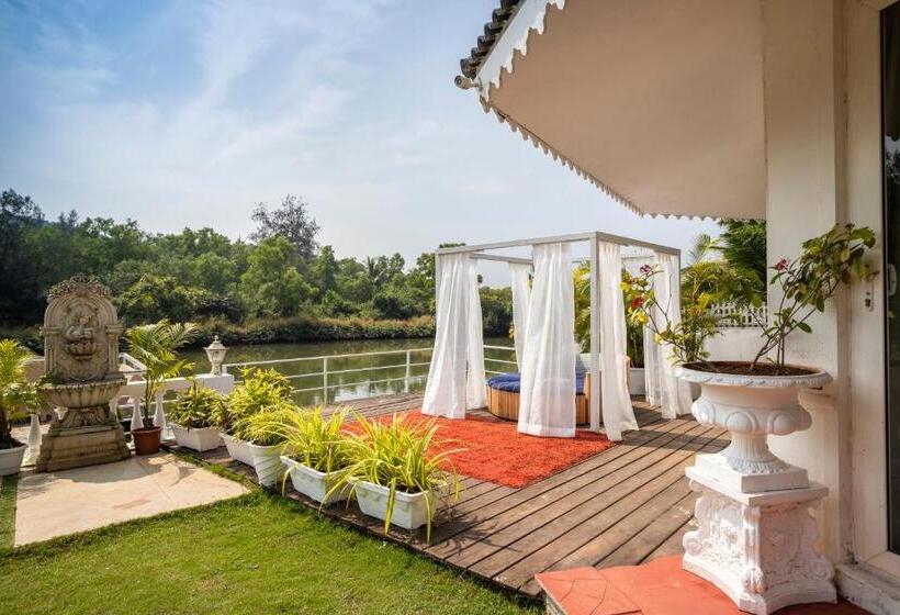וילה עם 4 חדרי שינה, Stone Wood Riverfront Resort, Siolim