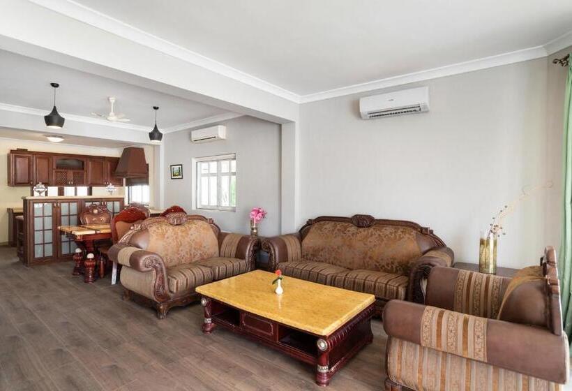 וילה עם 4 חדרי שינה, Stone Wood Riverfront Resort, Siolim