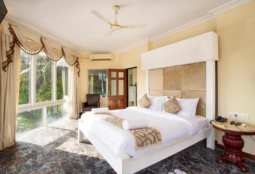 וילה עם 4 חדרי שינה, Stone Wood Riverfront Resort, Siolim