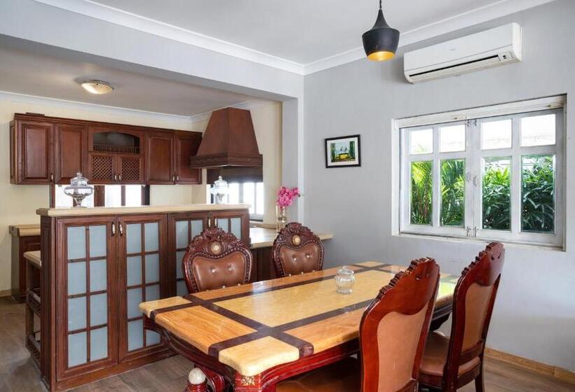 וילה עם 4 חדרי שינה, Stone Wood Riverfront Resort, Siolim