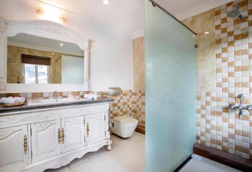 וילה עם 4 חדרי שינה, Stone Wood Riverfront Resort, Siolim