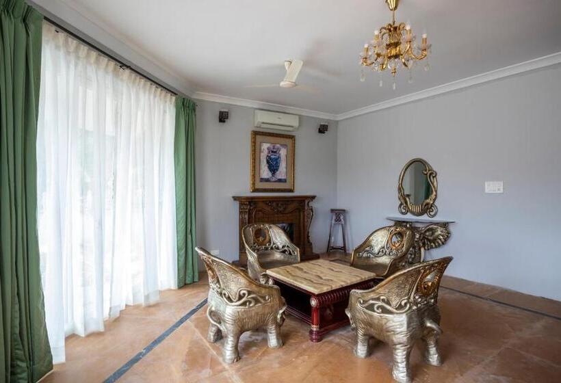 וילה עם 4 חדרי שינה, Stone Wood Riverfront Resort, Siolim