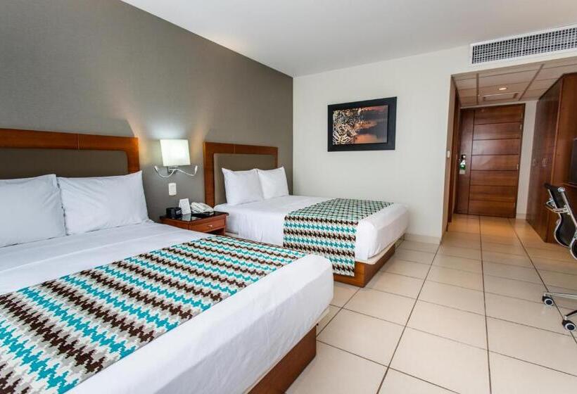 Номер Superior, Costa Del Sol Wyndham Pucallpa