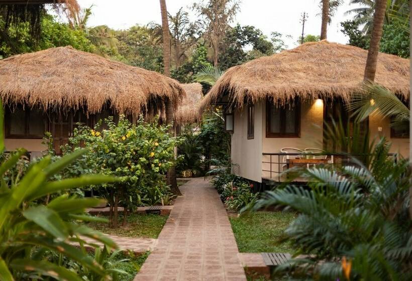 小室, Anahata Retreat Sea Front Resort