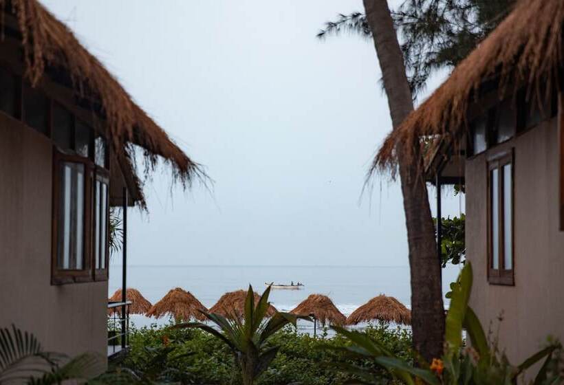 小室, Anahata Retreat Sea Front Resort