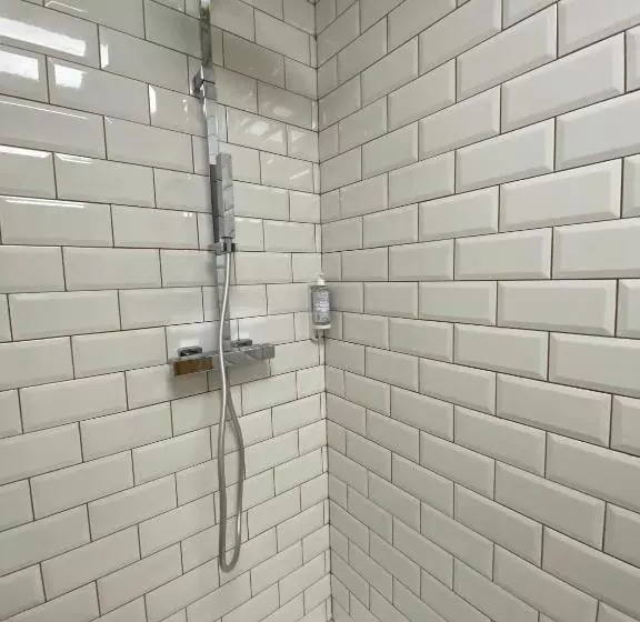 バスルーム共有のシングルスタンダード, Albergue Jakue