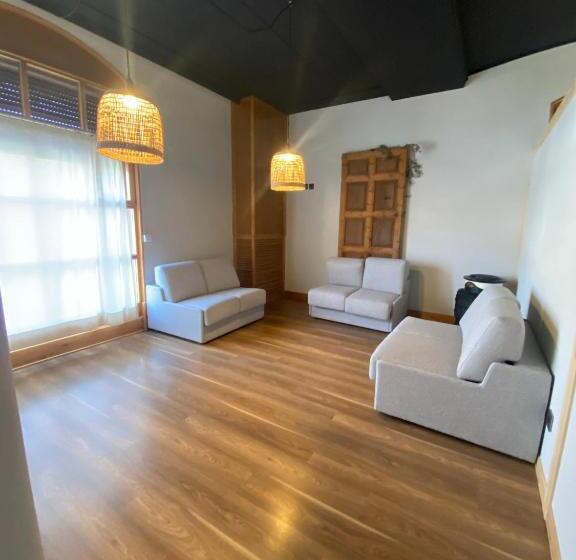 バス共有のスタンダードルーム, Albergue Jakue