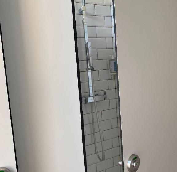 バス共有のスタンダードルーム, Albergue Jakue