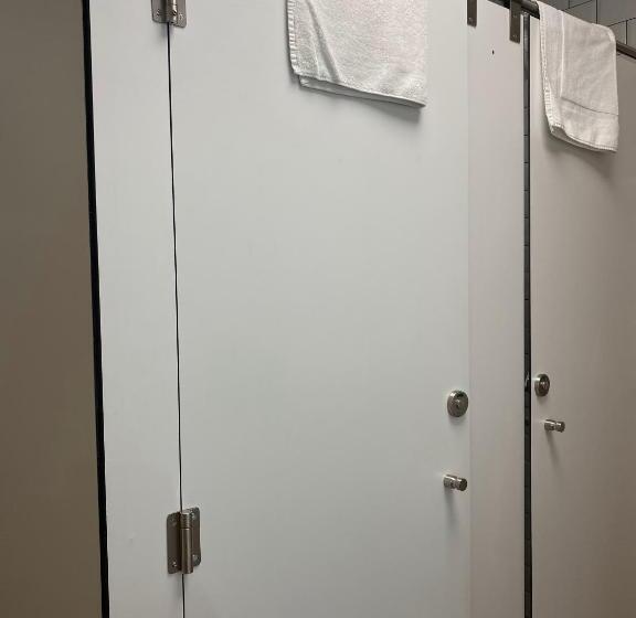 バス共有のスタンダードルーム, Albergue Jakue