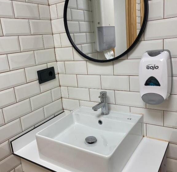 バス共有のスタンダードルーム, Albergue Jakue