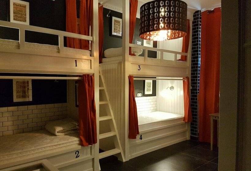 تختخواب در اتاق مشترک, Hostel Galia