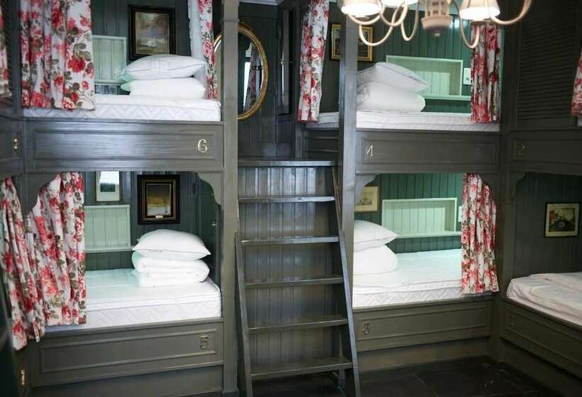 تختخواب در اتاق مشترک, Hostel Galia