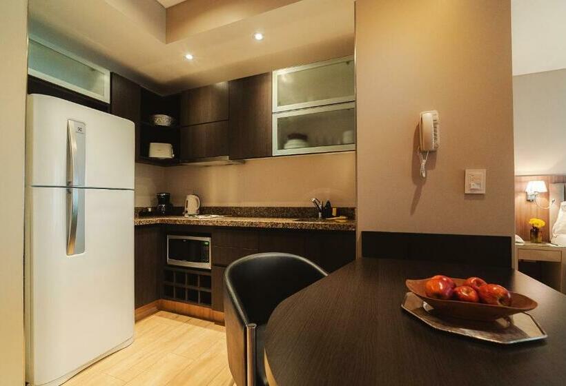 استودیوی استاندارد, Arc Arenales Studios & Suites