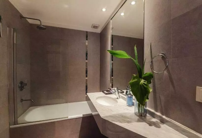 استودیوی استاندارد, Arc Arenales Studios & Suites