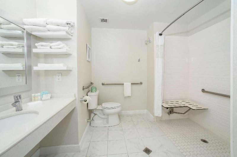 Номер Стандарт, Candlewood Suites Celaya By Ihg