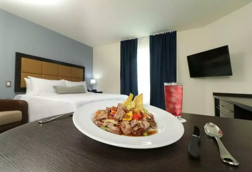 キングサイドベッドのスタンダードワンルーム, Candlewood Suites Celaya By Ihg