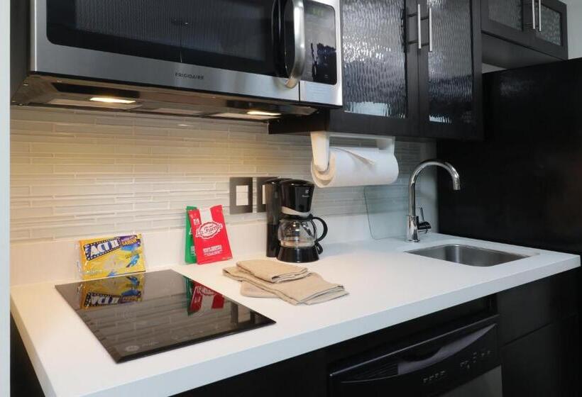 Люкс Кровать Кинг, Candlewood Suites Celaya By Ihg