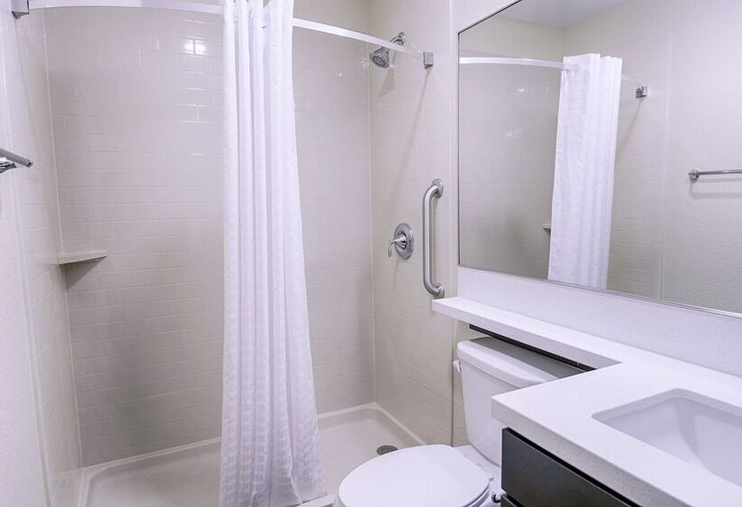 جناح لذوى الاحتياجات الخاصة, Candlewood Suites Lakeville I 35, An Ihg