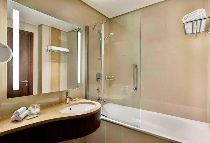 带大床的豪华间, Courtyard By Marriott Riyadh Olaya