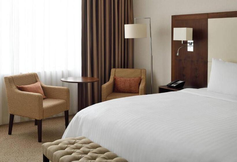 带大床的高级房间, Courtyard By Marriott Riyadh Olaya