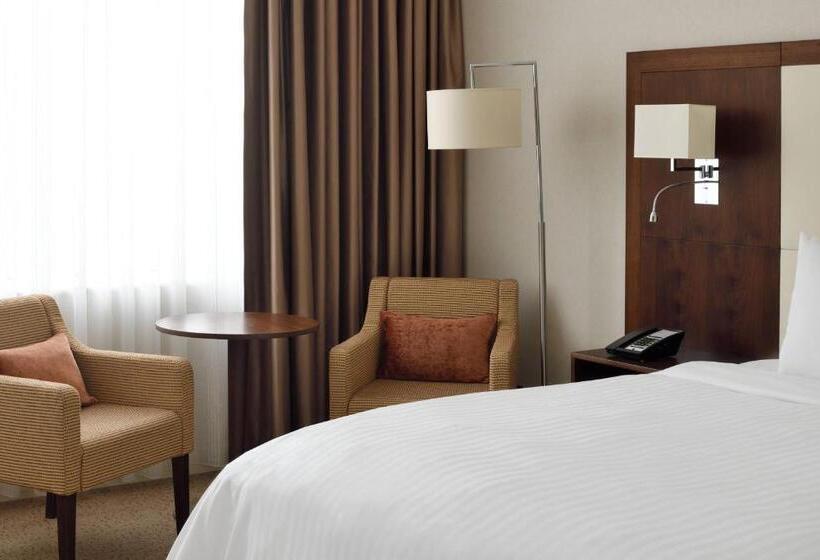 带大床的高级房间, Courtyard By Marriott Riyadh Olaya