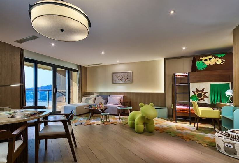 スイート(家族用), Crowne Plaza Ningbo Xiangshan Sea View By Ihg