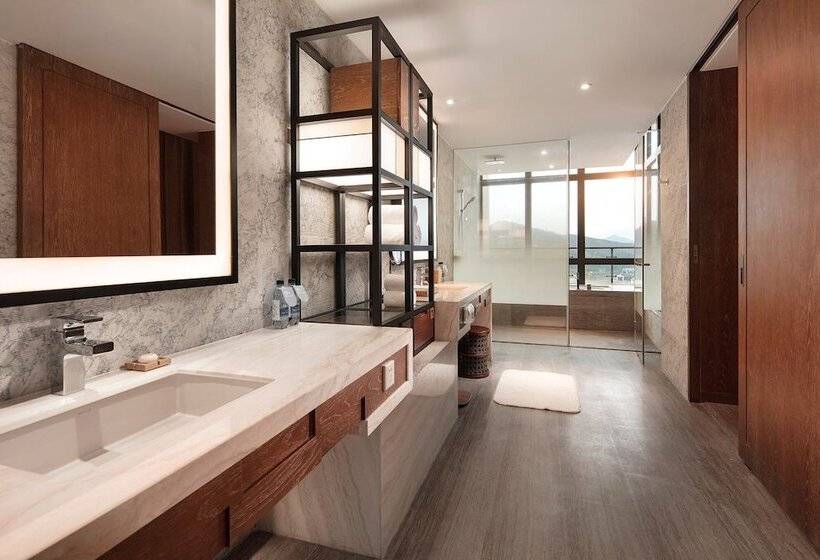 スイート(家族用), Crowne Plaza Ningbo Xiangshan Sea View By Ihg
