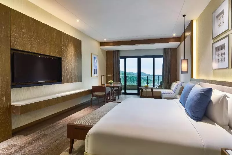 オーシャンビューのプレミアムルーム。, Crowne Plaza Ningbo Xiangshan Sea View By Ihg