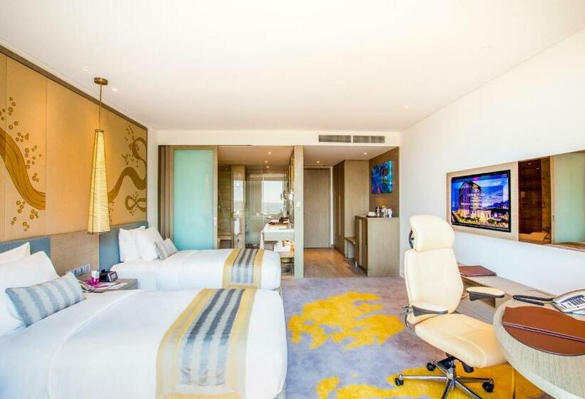 غرفة قياسية مطلّة علي حمام السباحة, Crowne Plaza Vientiane, An Ihg